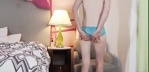  Transsexual amateur dildoing her tight ass